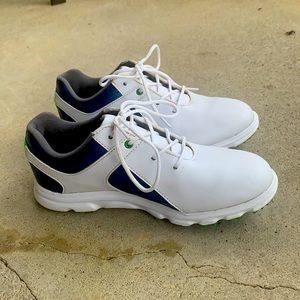 Junior FootJoy golf shoe